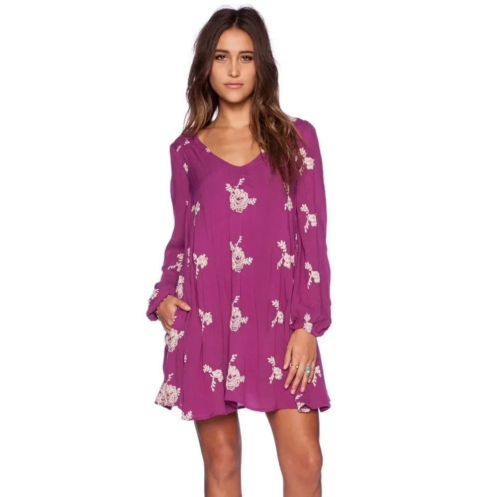 ✨ HP✨Women's Purple Embroidered Austin Dress✨